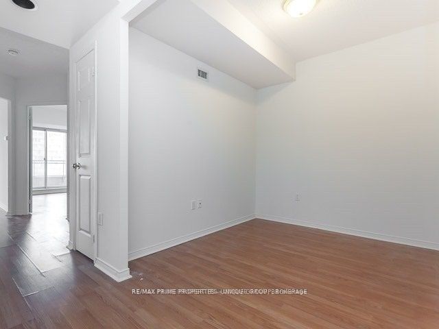 887 Bay St, unit 507 for rent