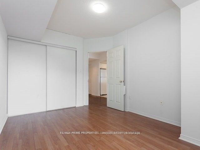 887 Bay St, unit 507 for rent