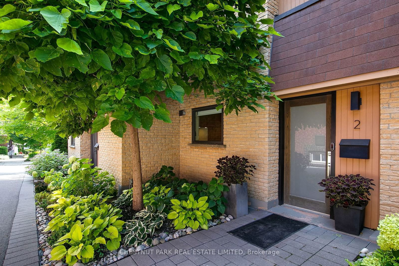 250 Erskine Avenue Townhouses, Midtown, Toronto