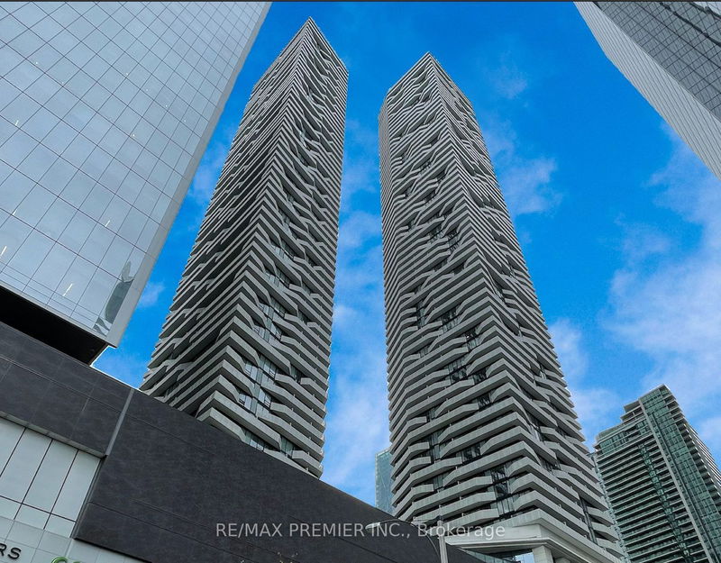 100 Harbour St, unit 1707 for rent