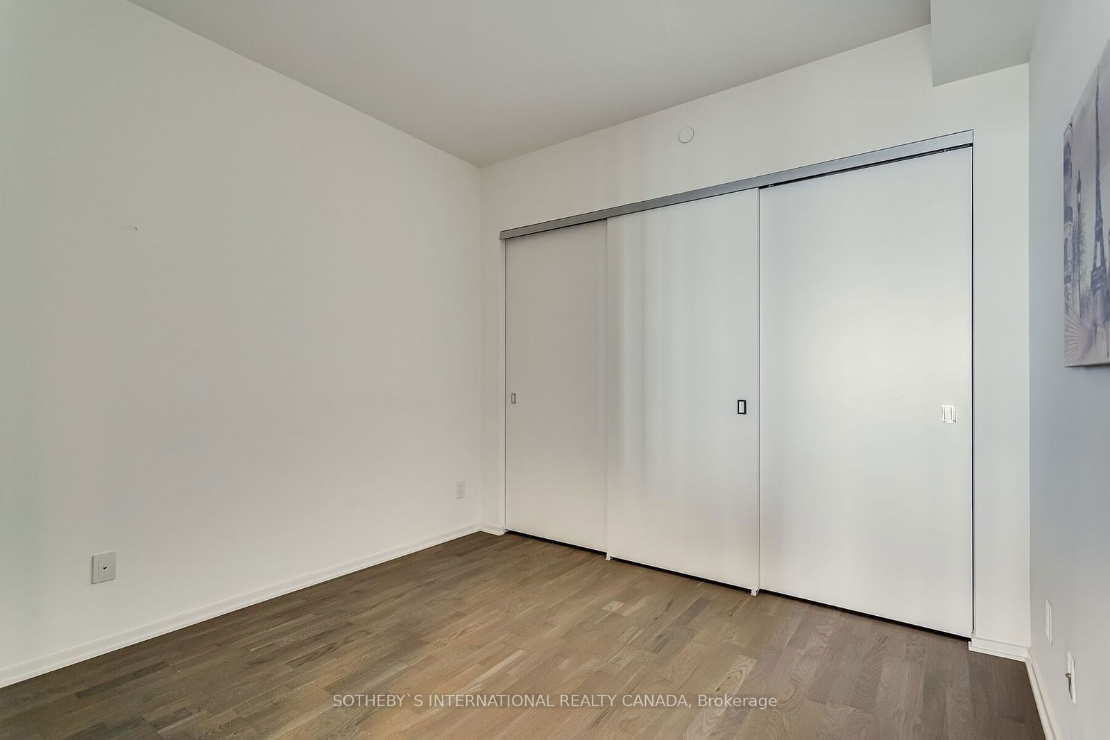 1 Bloor St E, unit 5807 for rent