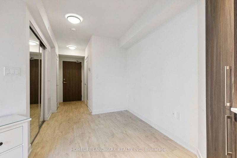 27 bathurst St, unit 301w for rent