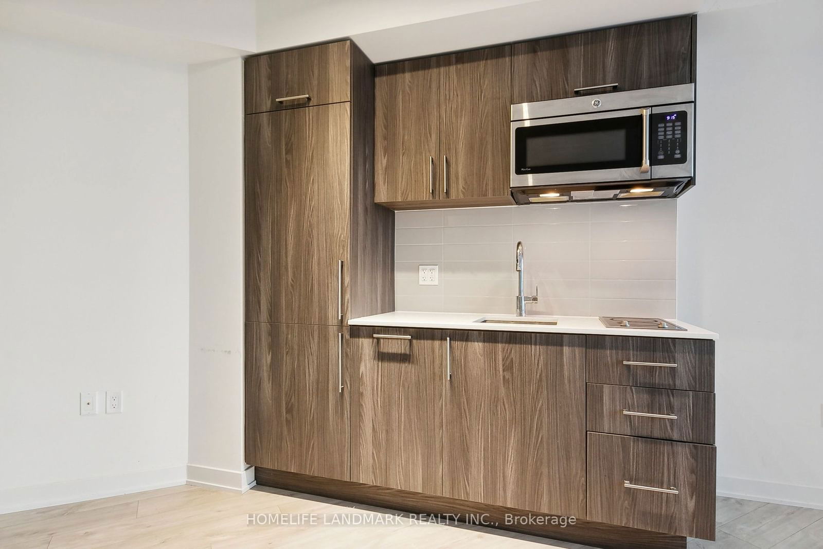 27 bathurst St, unit 301w for rent