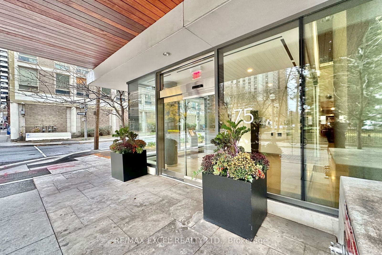 75 St Nicholas St, unit 2403 for sale