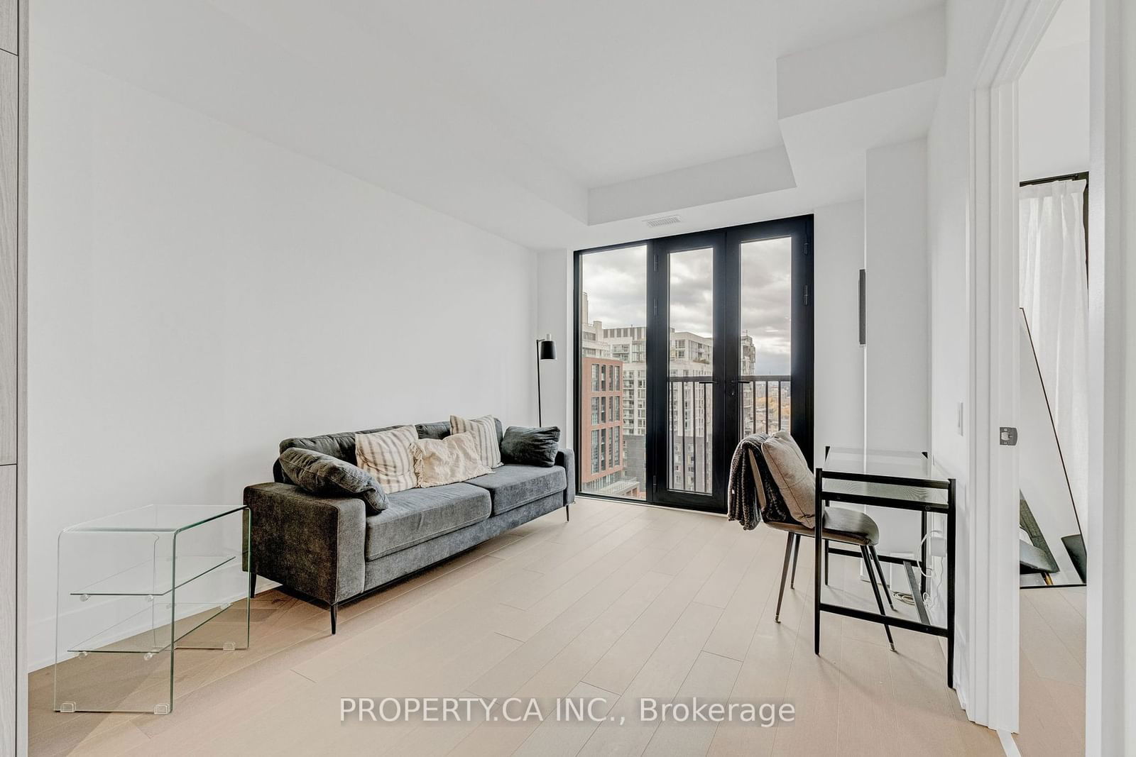 123 Portland St, unit 1208 for rent