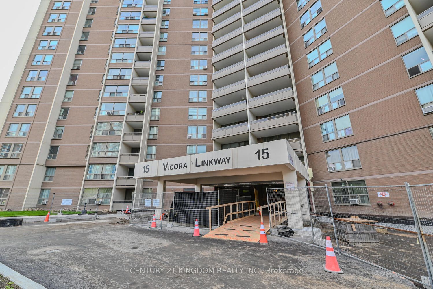 15 Vicora Linkway Condos, North York, Toronto