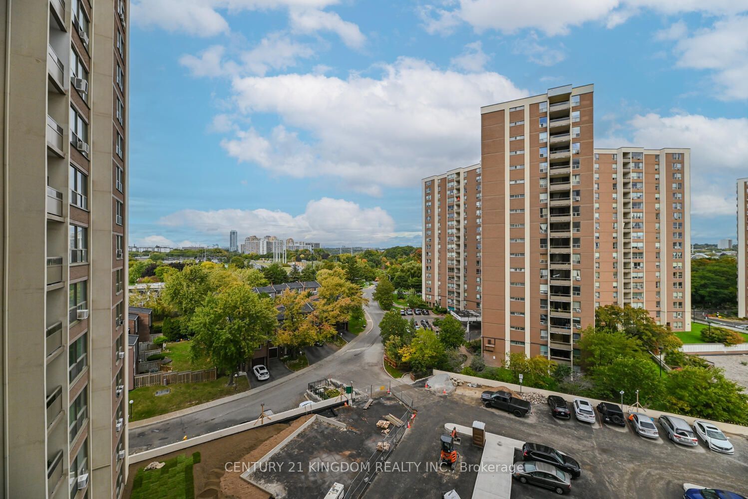 15 Vicora Linkway Condos, North York, Toronto