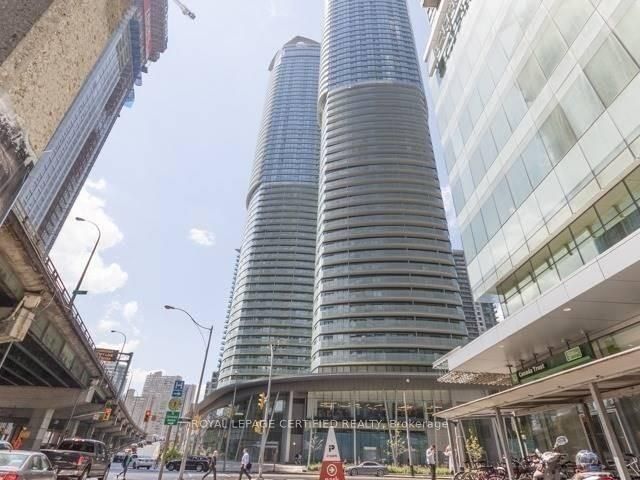 12 York St, unit 704 for rent