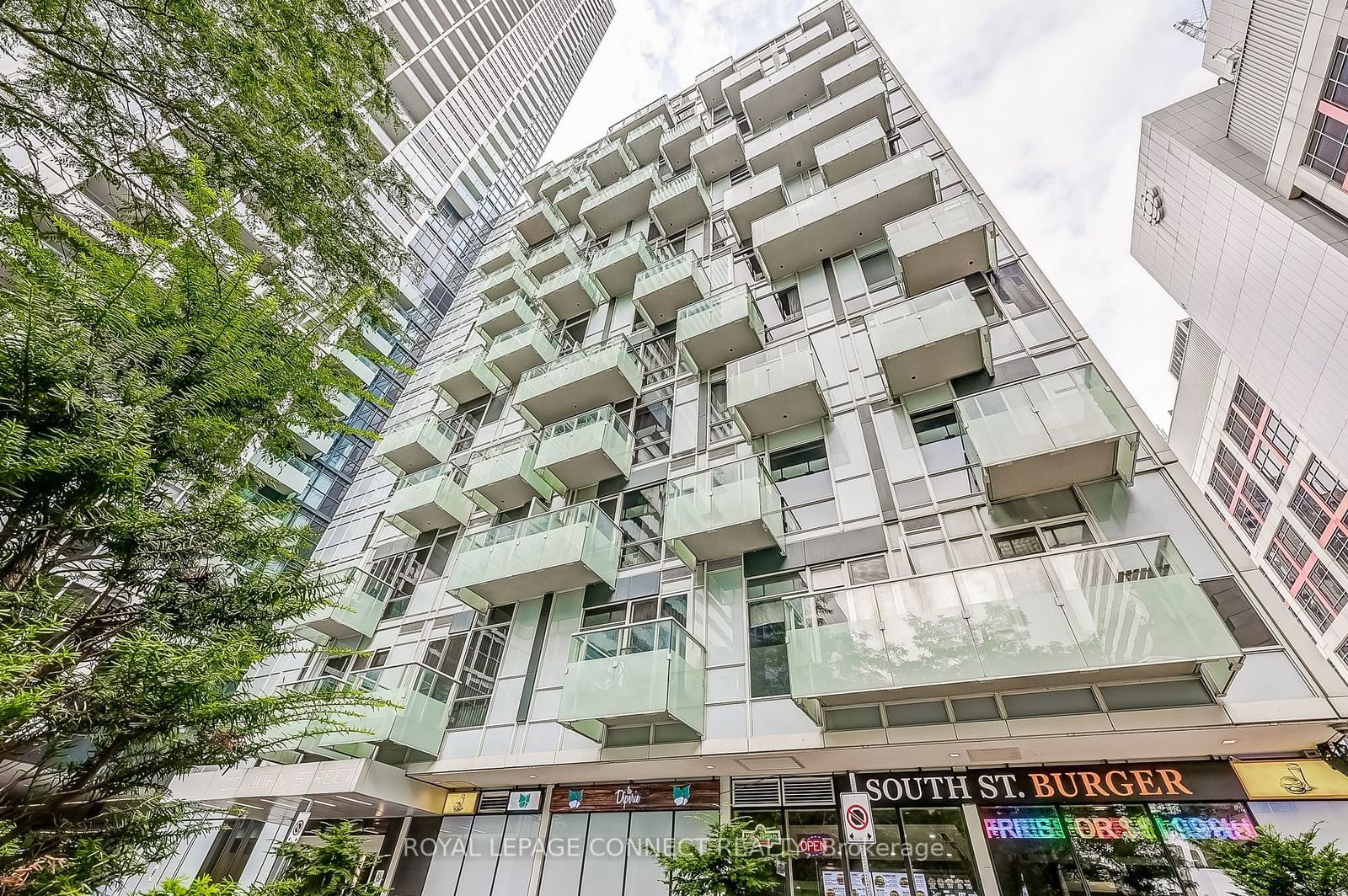 20 John St, unit 922 for sale