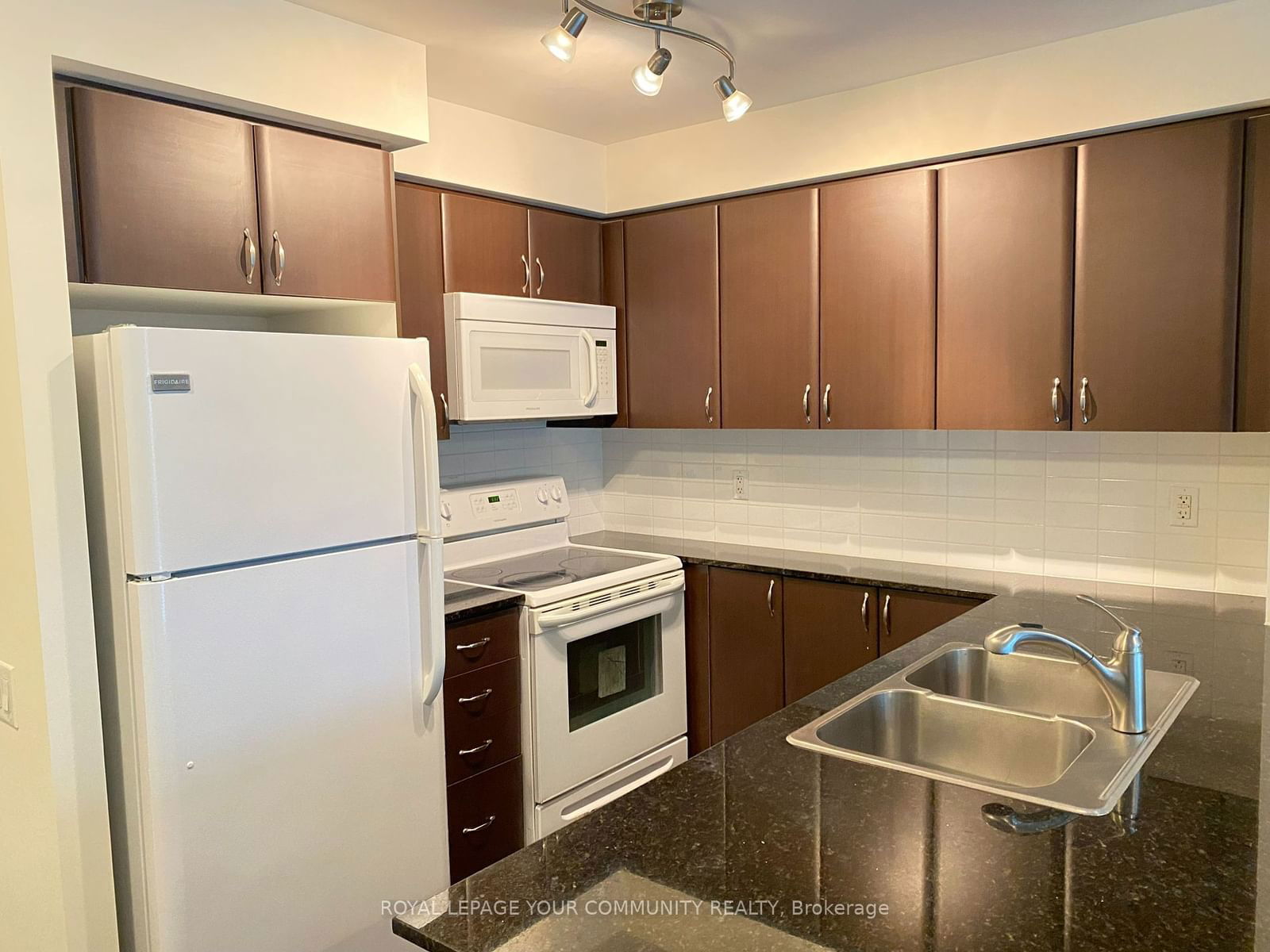 525 Wilson Ave, unit 561 for rent