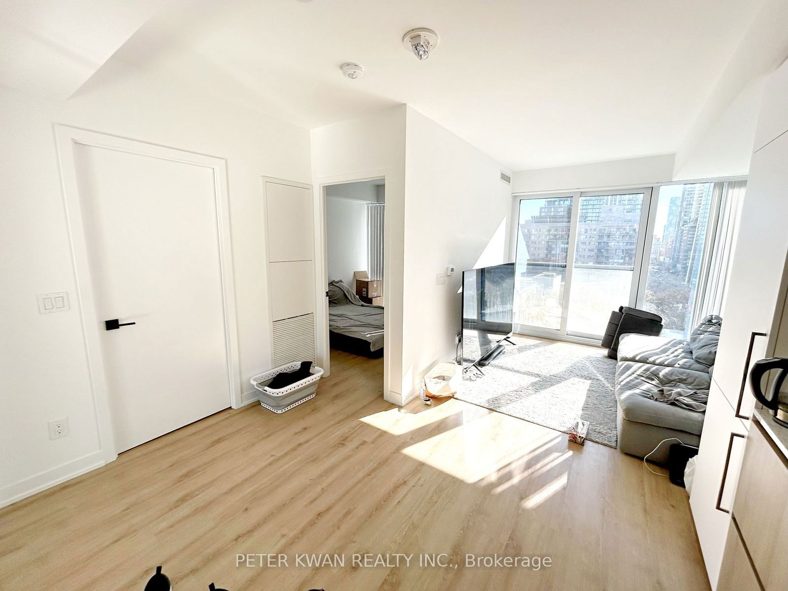 319 Jarvis St, unit 601 for sale