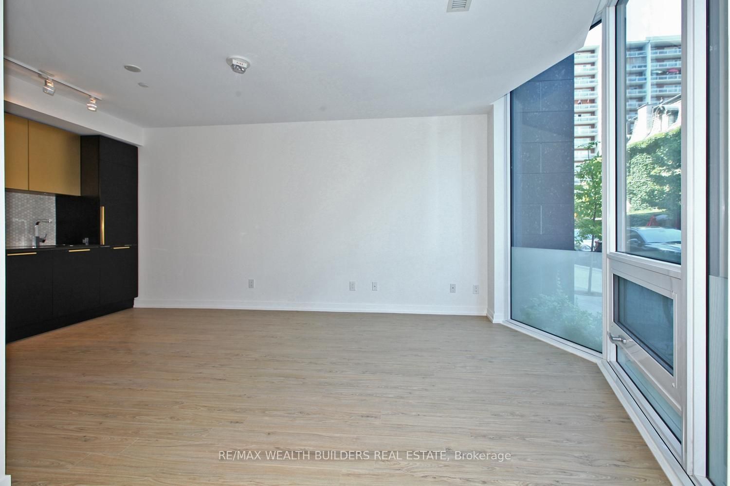 85 Wood St, unit Th02 for rent