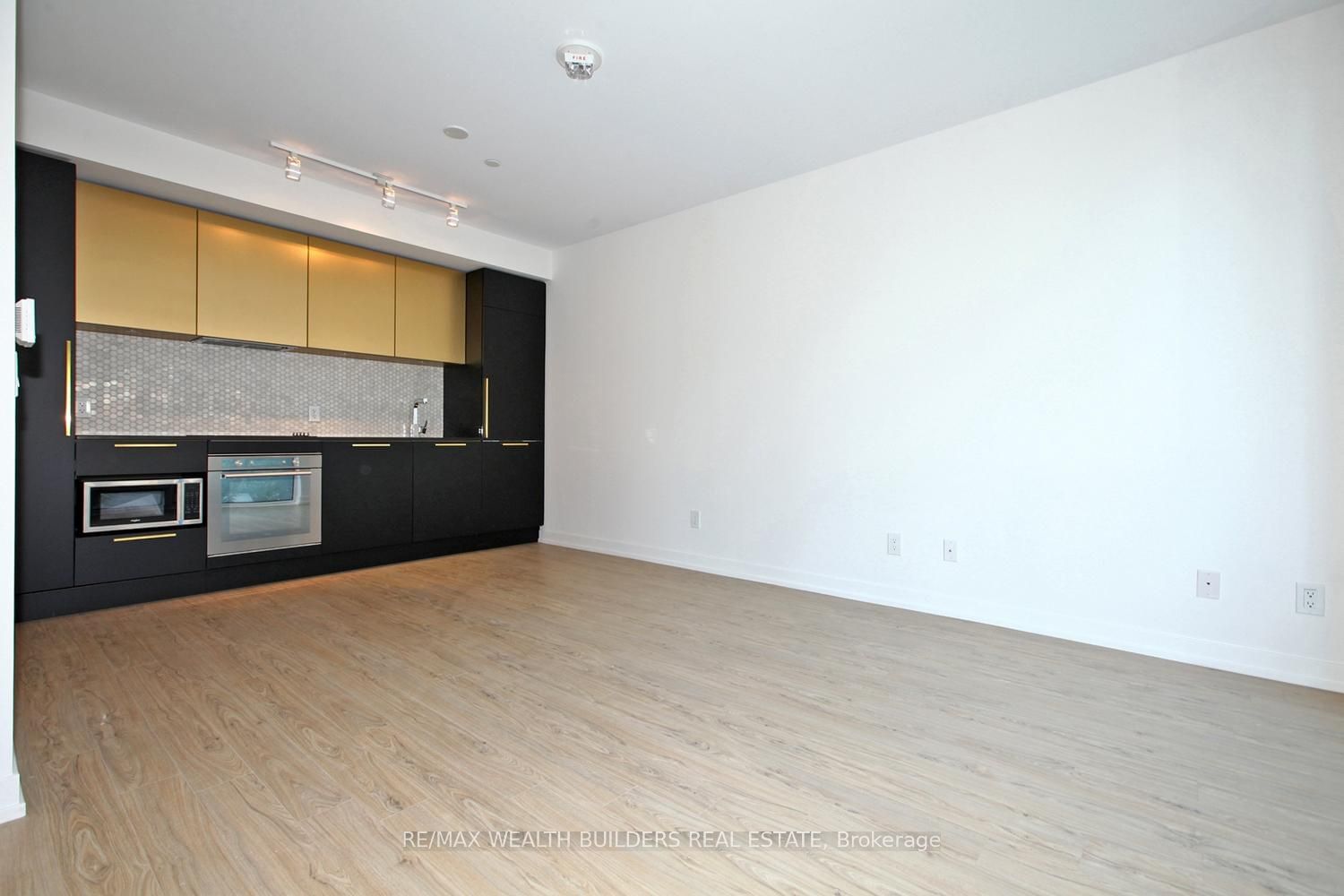 85 Wood St, unit Th02 for rent