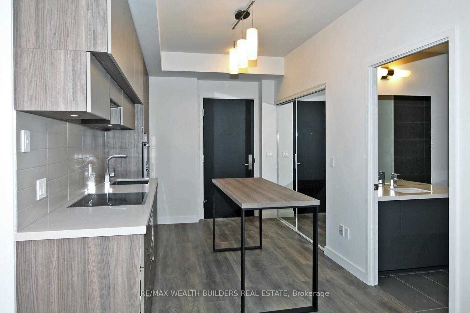 8 Eglinton Ave E, unit 3803 for rent