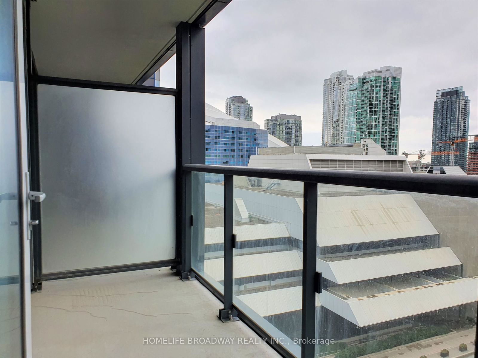 300 Front St W, unit 1013 for rent