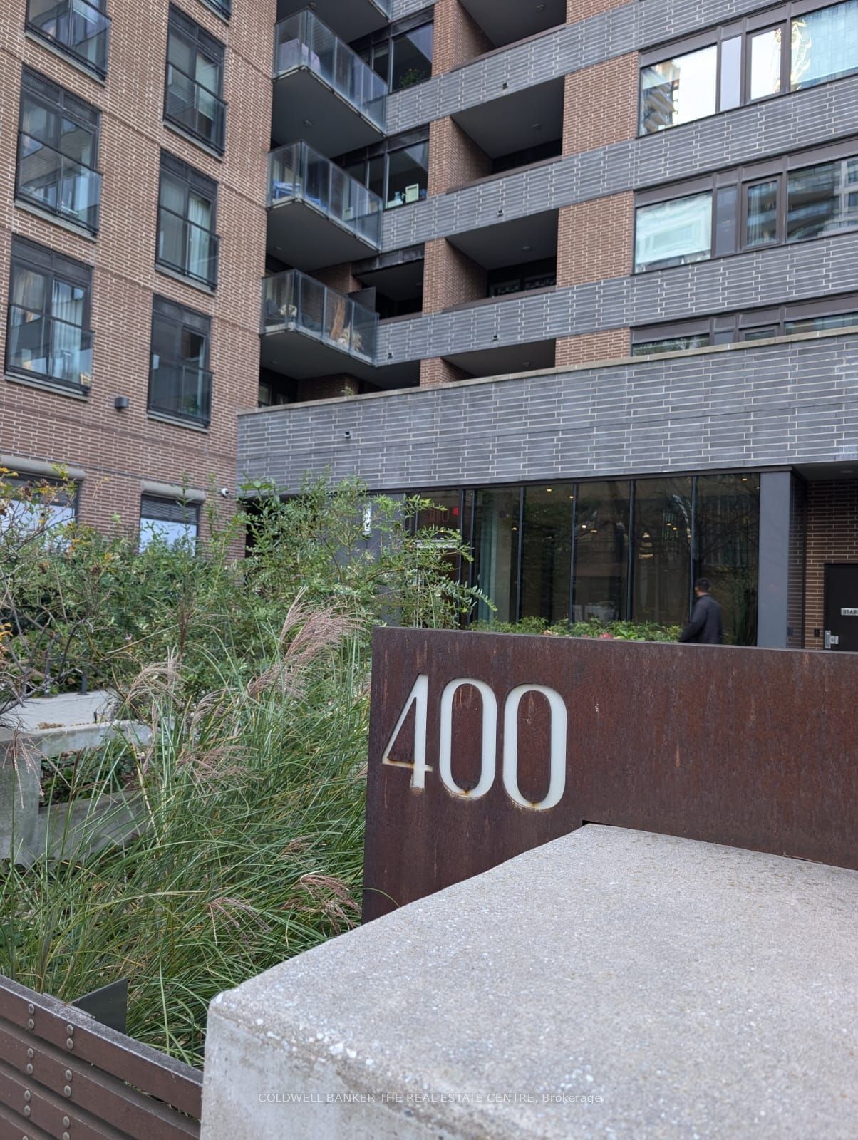 400 Wellington St W, unit 310 for rent