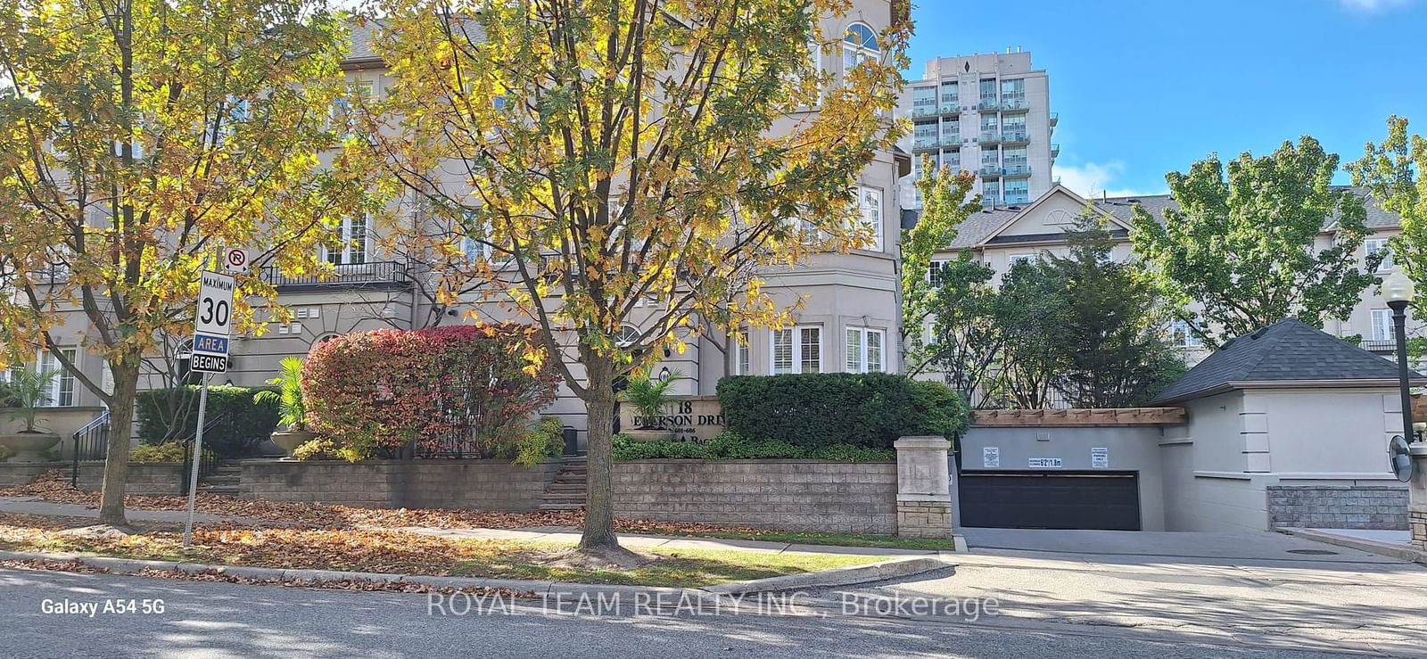 Carriage Homes of Avondale II, North York, Toronto