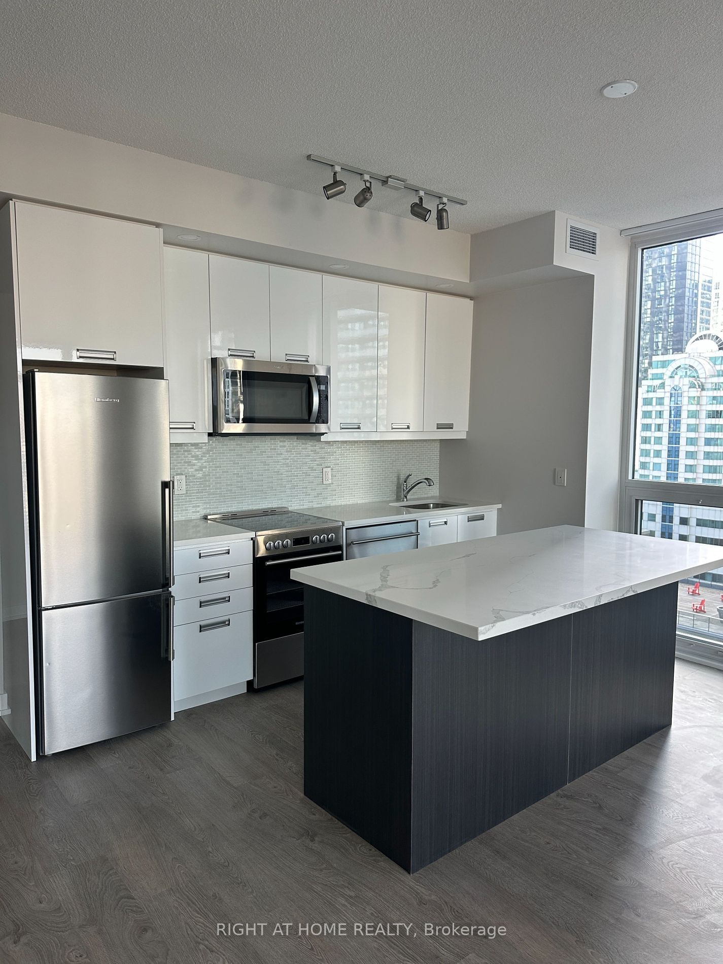 99 John St, unit 1607 for rent