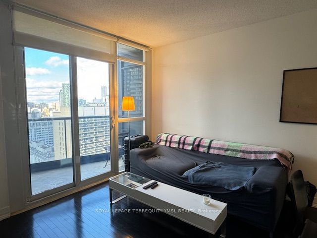 21 Carlton St, unit 2903 for rent