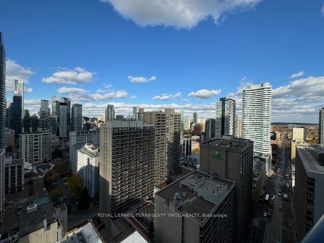 21 Carlton St, unit 2903 for rent