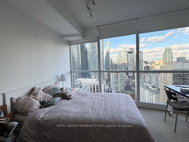 21 Carlton St, unit 2903 for rent