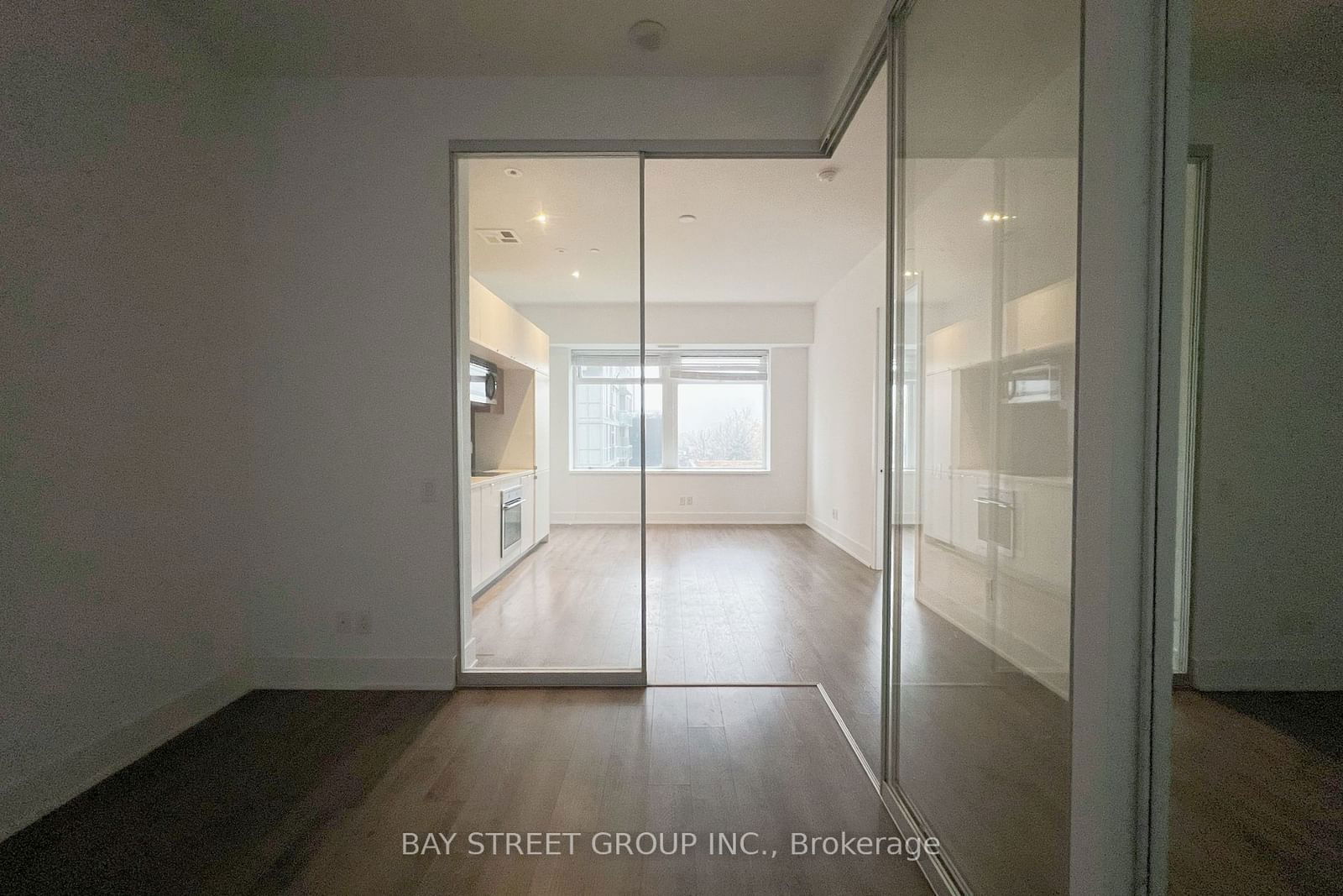 111 St Clair Ave W, unit 409 for rent