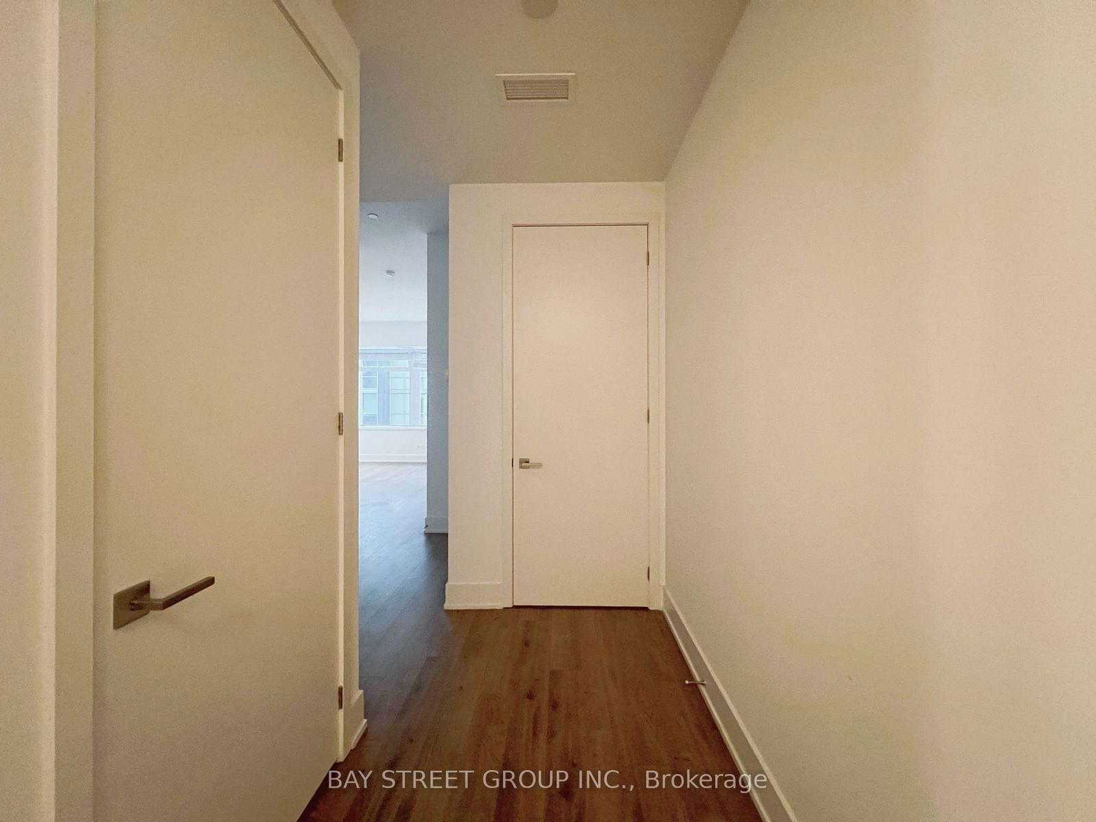 111 St Clair Ave W, unit 409 for rent