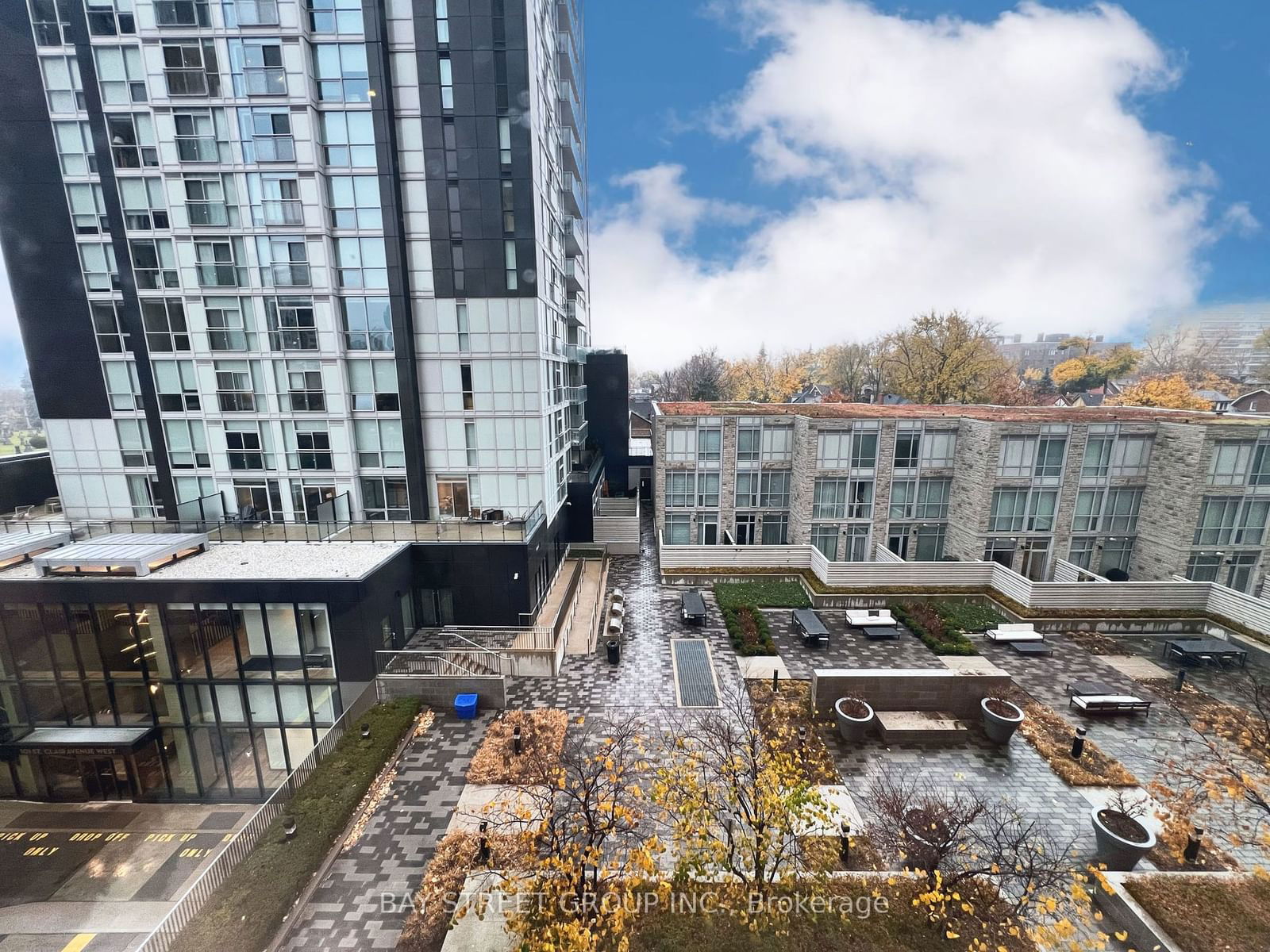 111 St Clair Ave W, unit 409 for rent