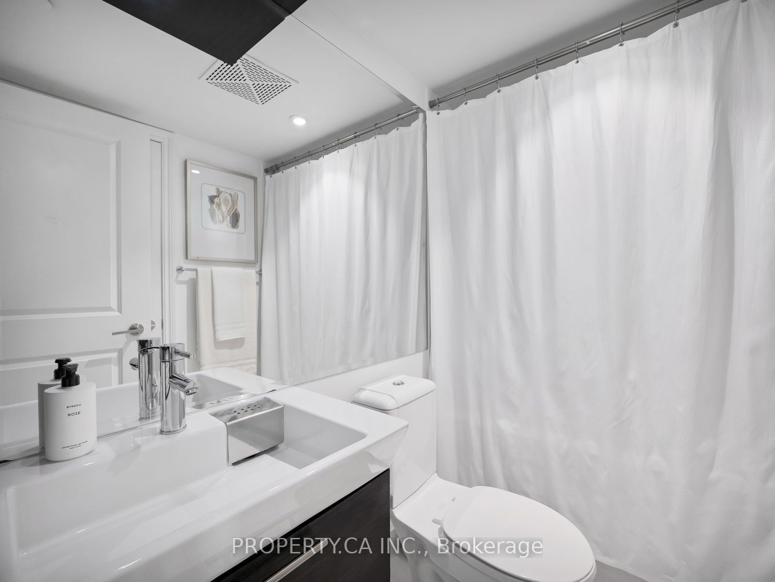 386 Yonge St, unit 2105 for sale