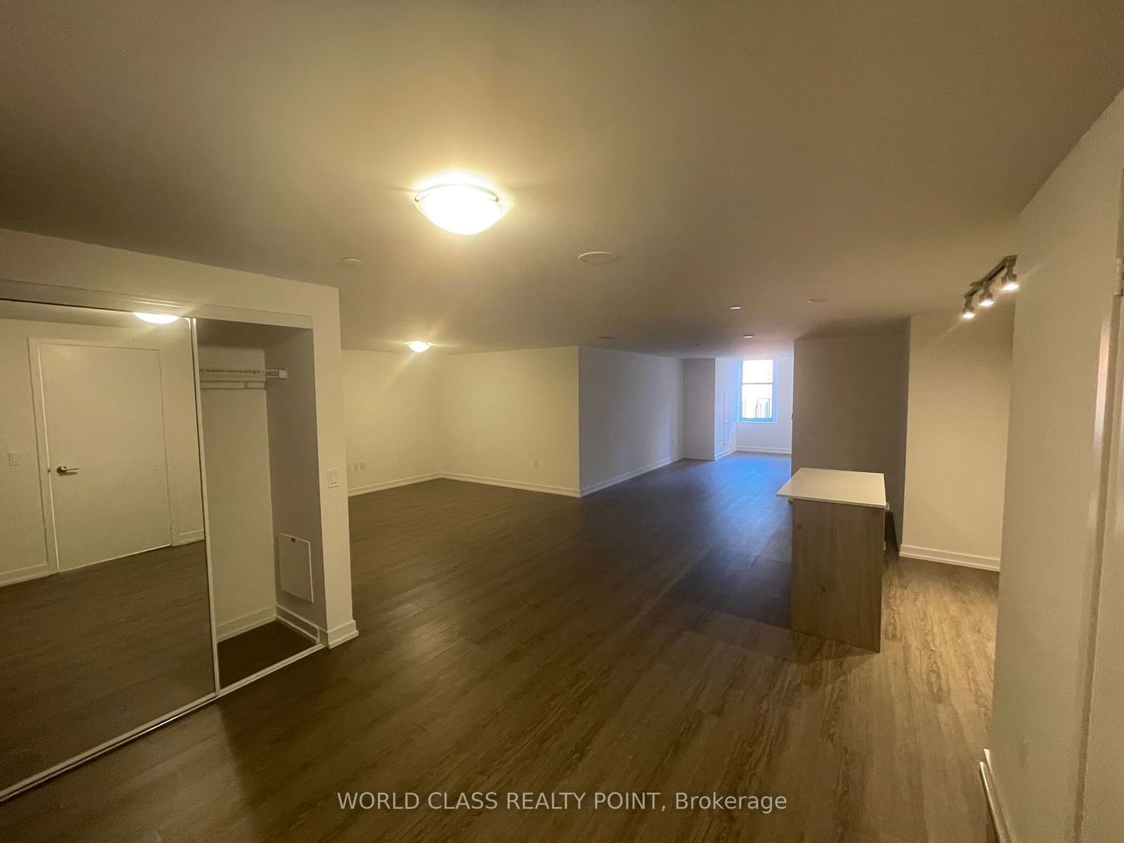 1 Yorkville Ave, unit 302 for rent