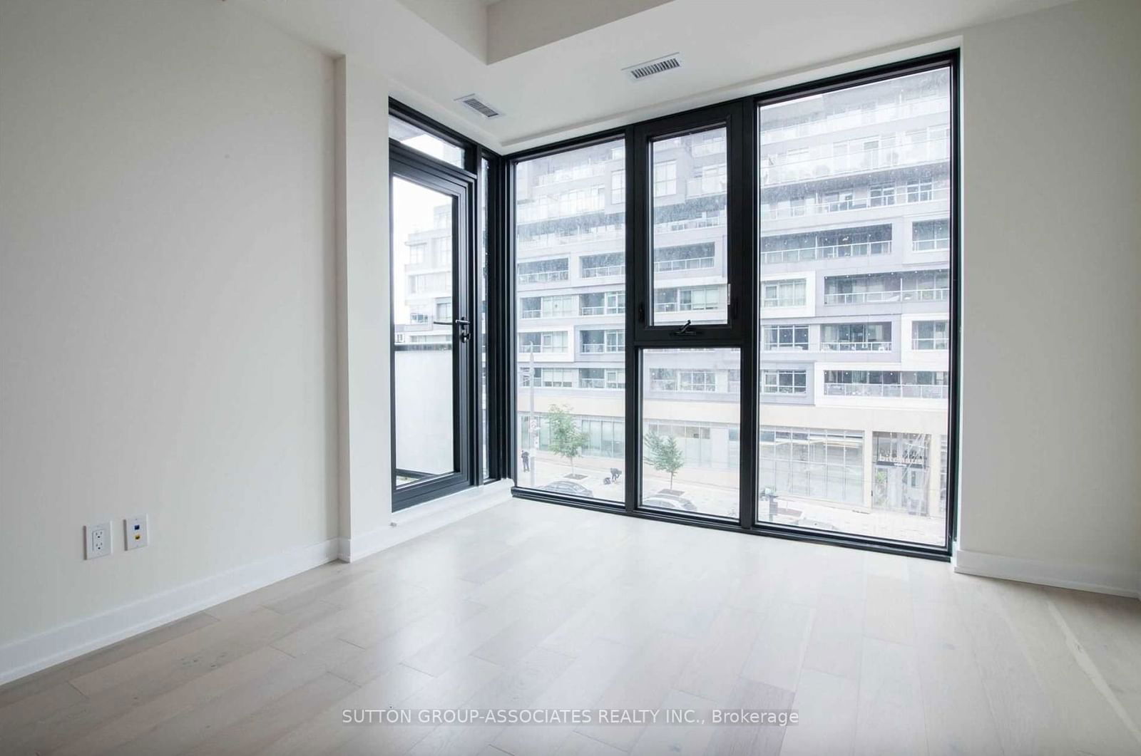 840 St Clair Ave W, unit 416 for sale