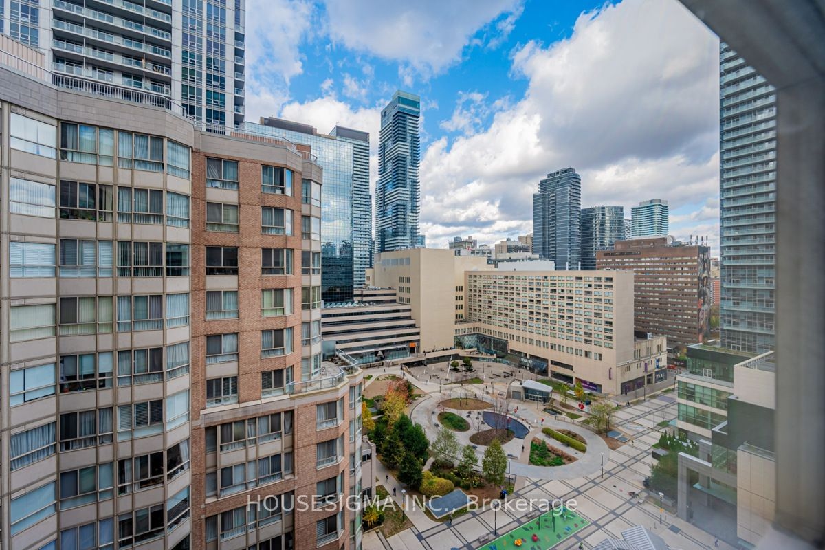 711 Bay St, unit 1820 for sale