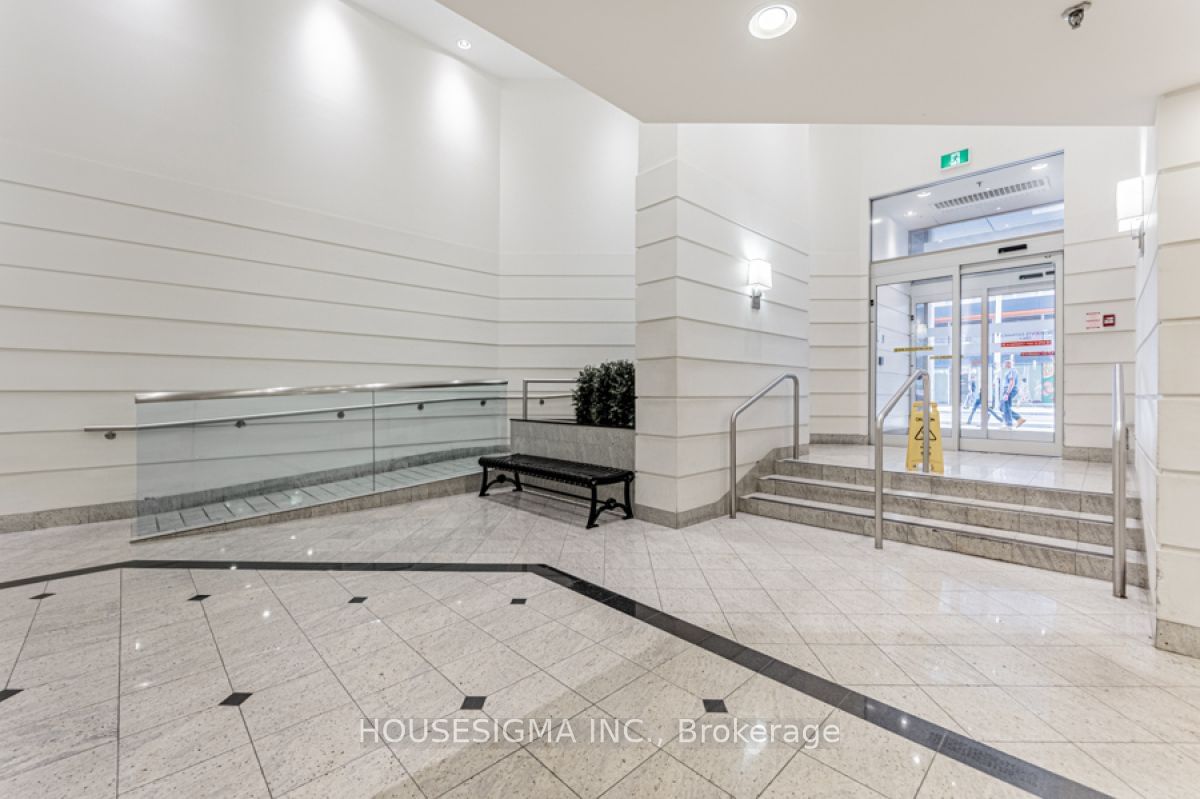 711 Bay St, unit 1820 for sale