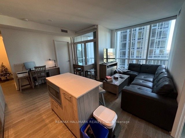 1 Yorkville Ave, unit 1205 for rent