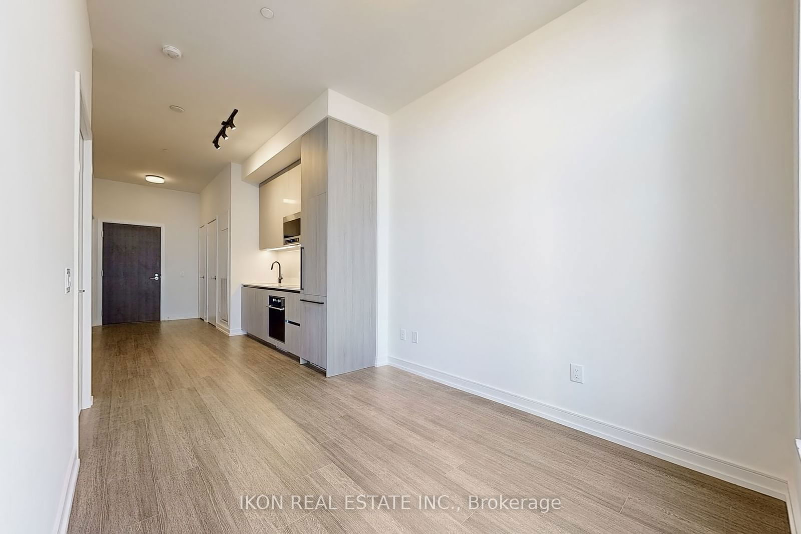 425 Front St E, unit 609 for rent