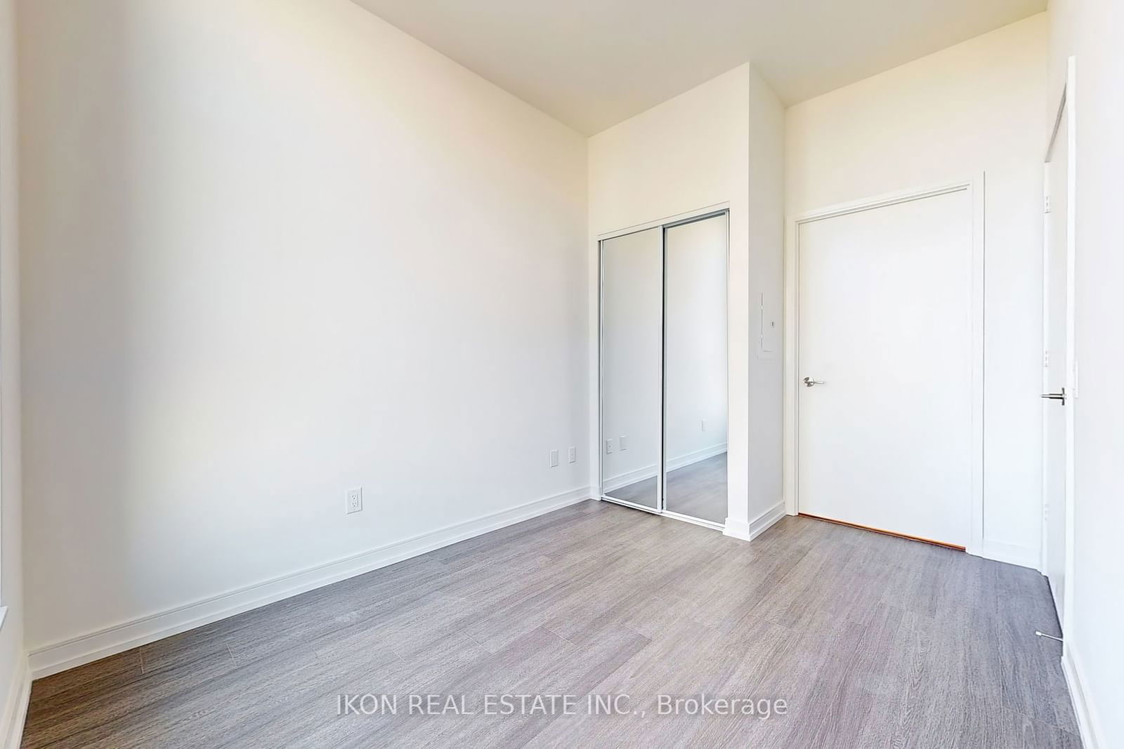 425 Front St E, unit 609 for rent