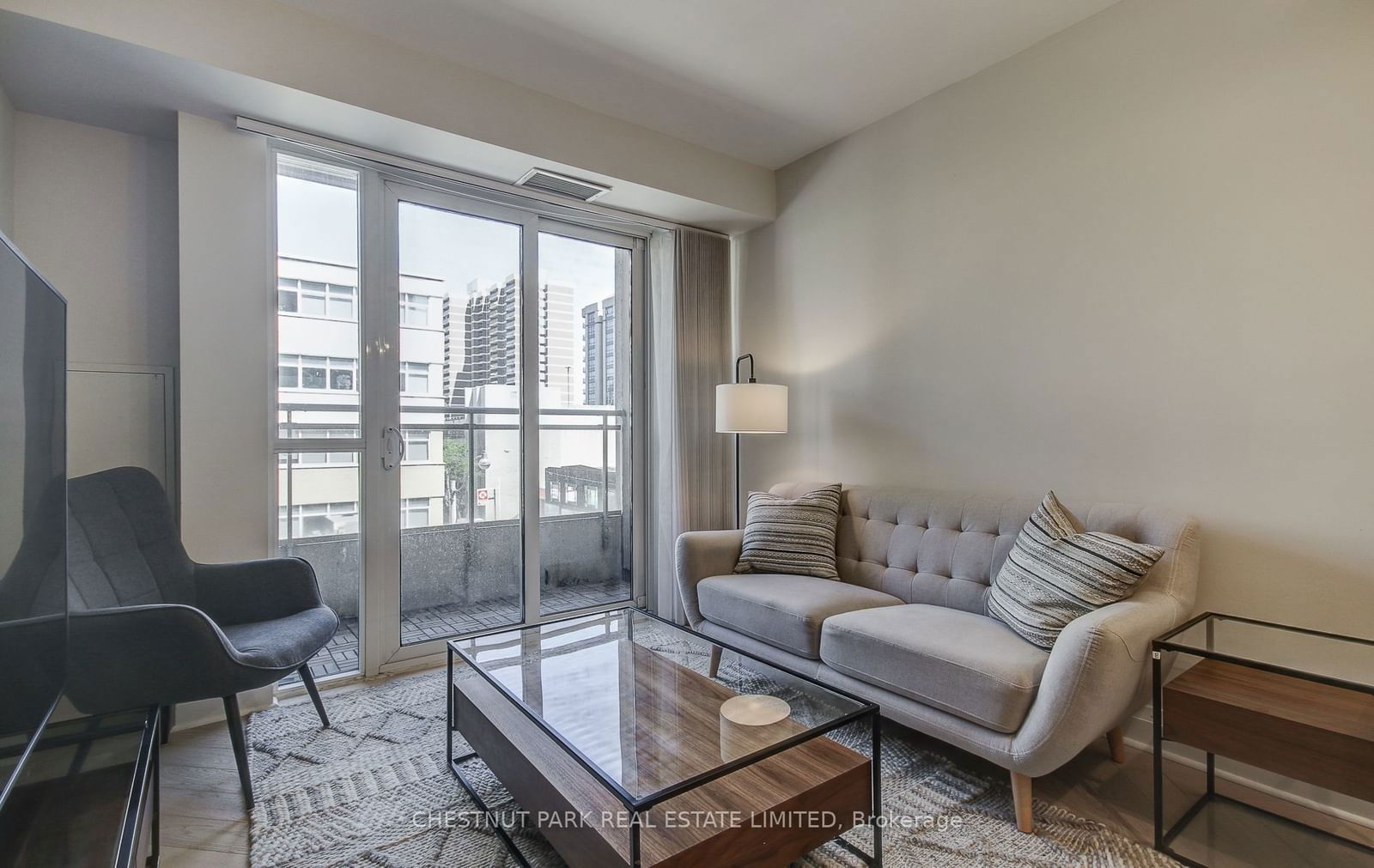 1430 Yonge St, unit 302 for sale