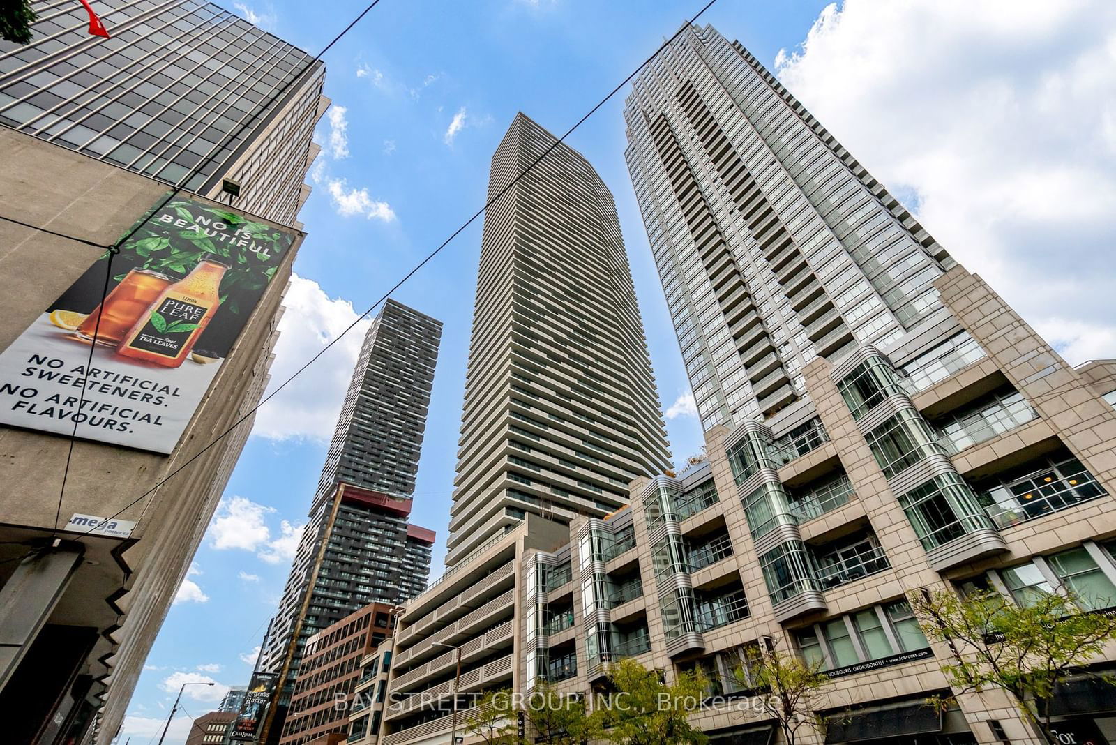 2221 Yonge St, unit 4206 for rent