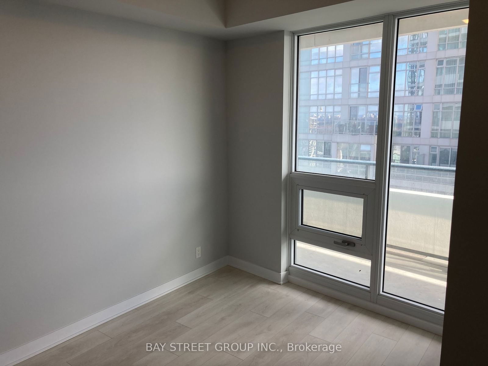 2221 Yonge St, unit 4206 for rent