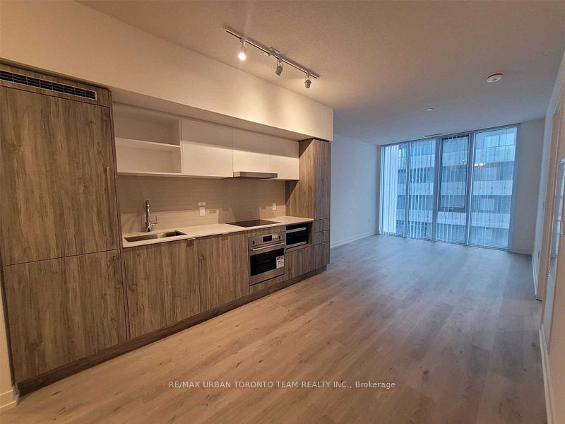 138 Downes St, unit 1001 for rent