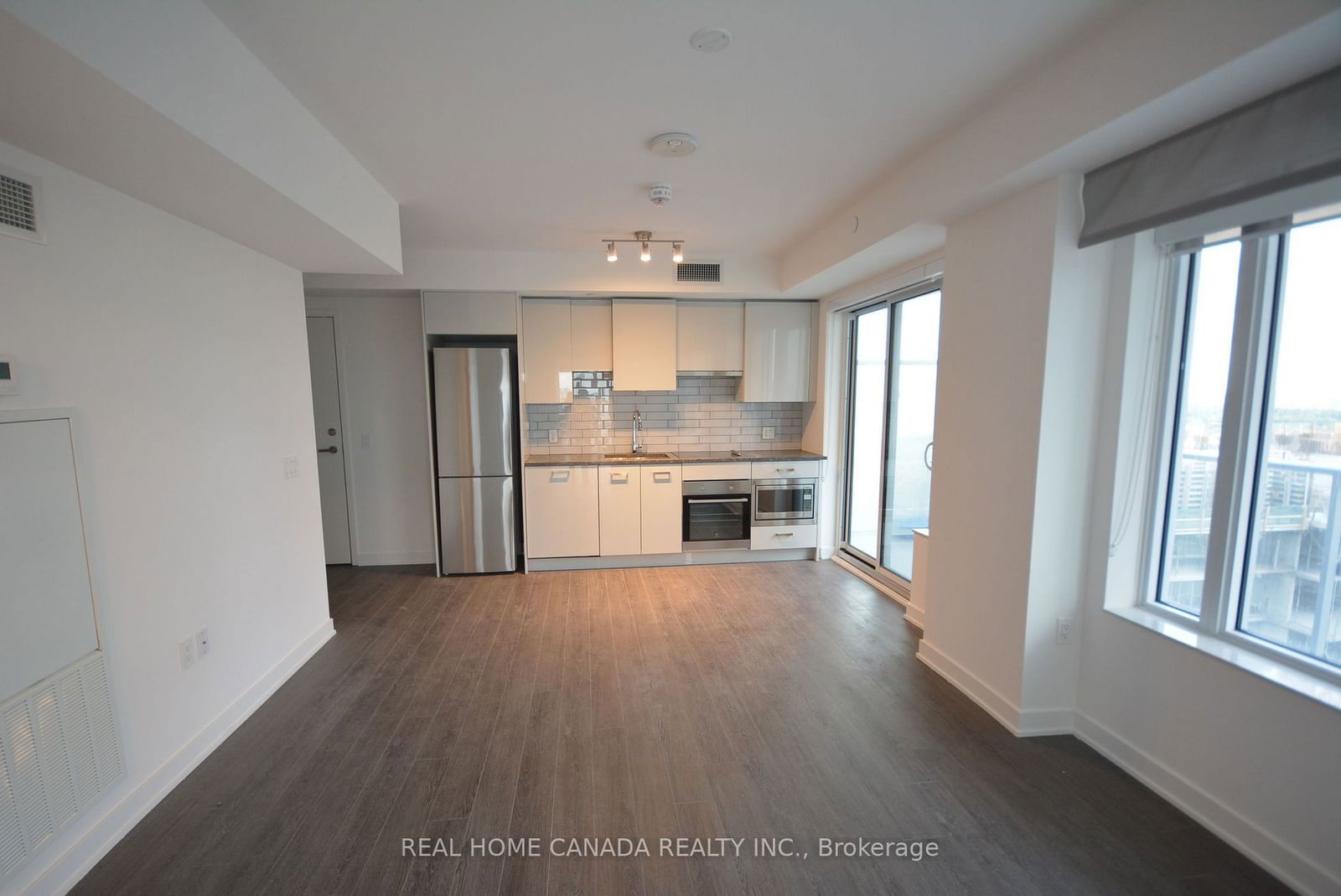 195 Redpath Ave, unit 2704 for rent