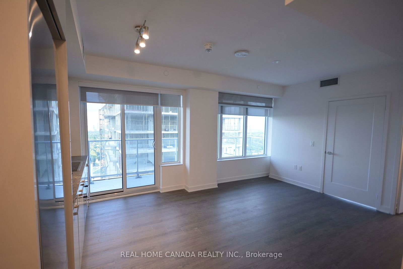 195 Redpath Ave, unit 2704 for rent