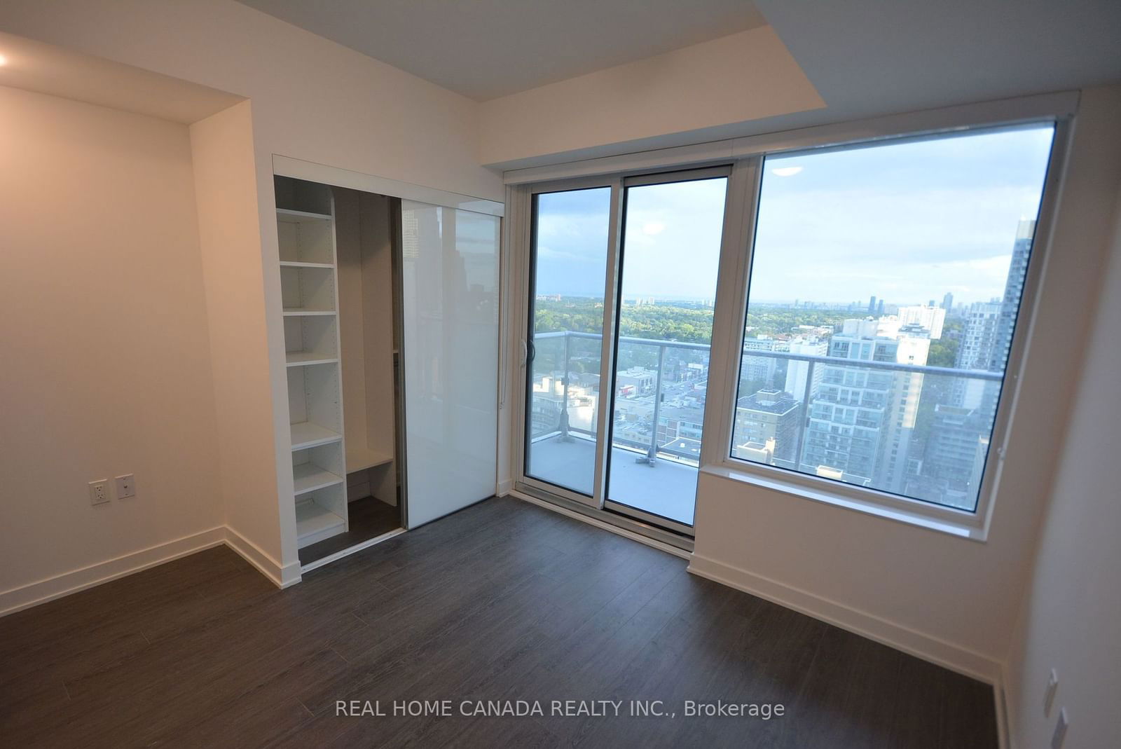 195 Redpath Ave, unit 2704 for rent