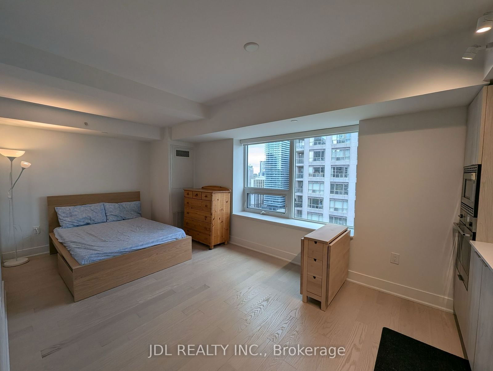 955 Bay St, unit 1906 for sale