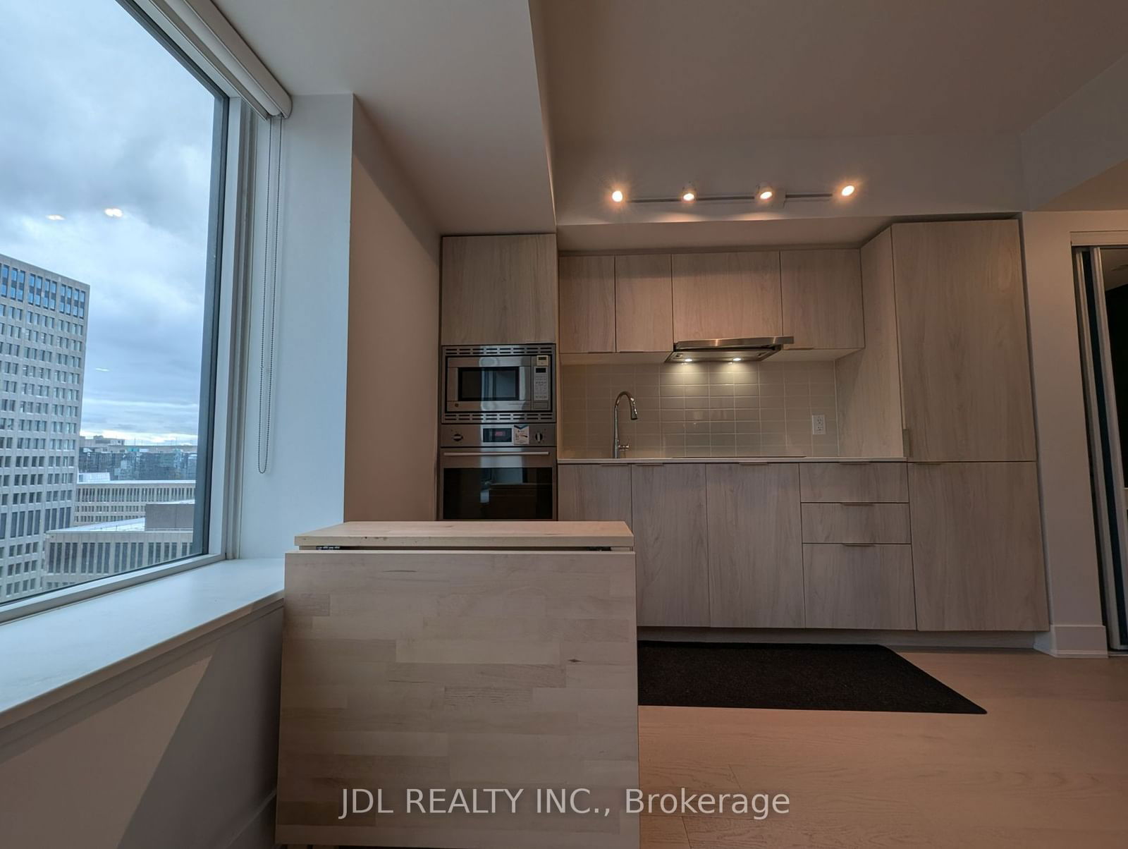 955 Bay St, unit 1906 for sale