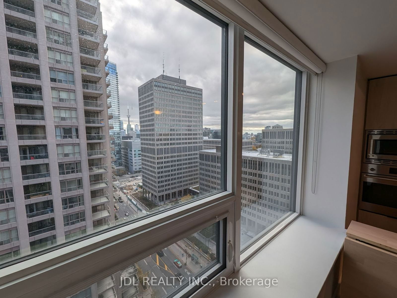 955 Bay St, unit 1906 for sale