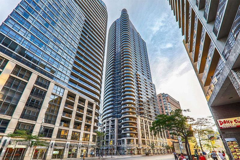 21 Carlton St, unit 3201 for rent