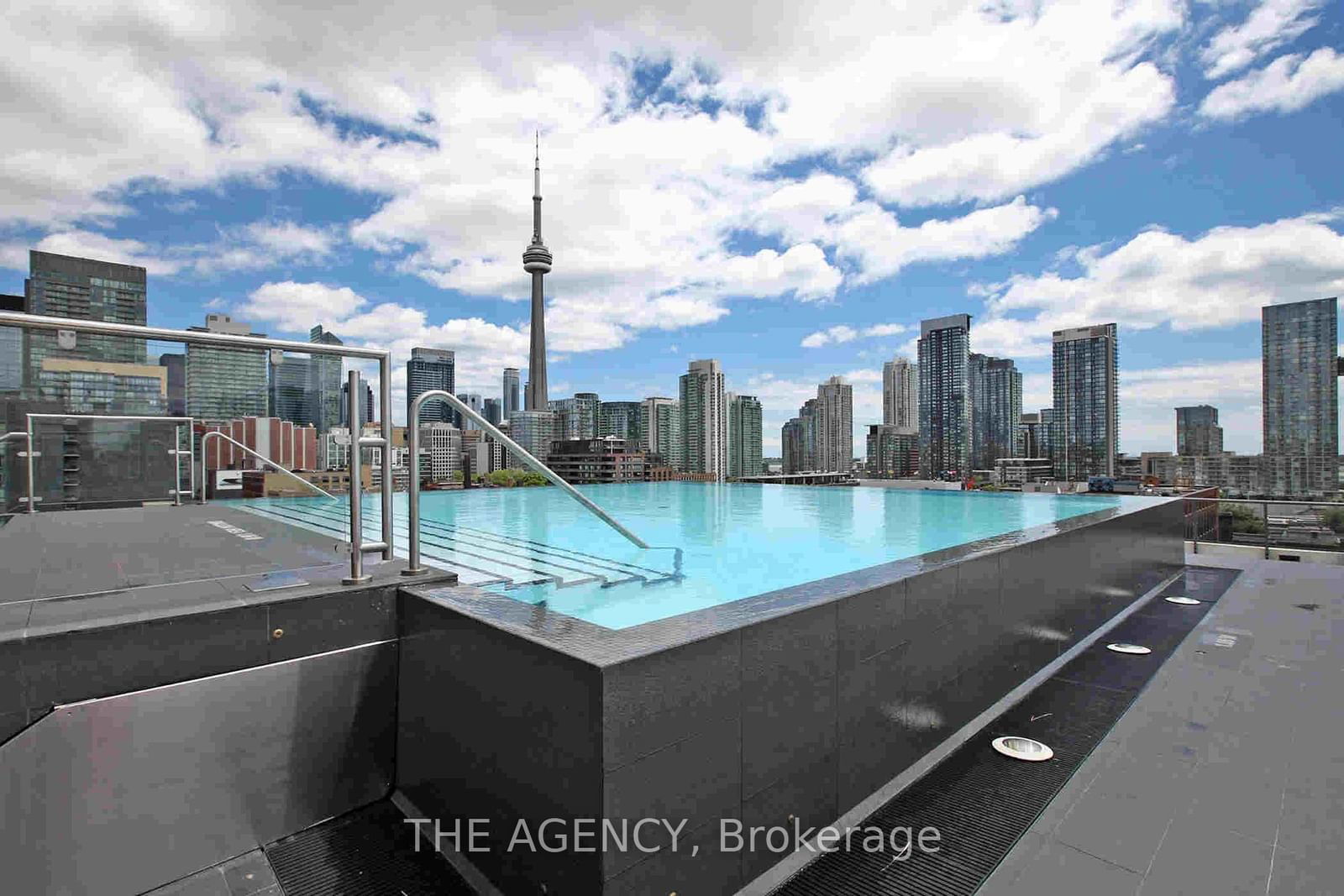 560 King St W, unit 1011 for sale