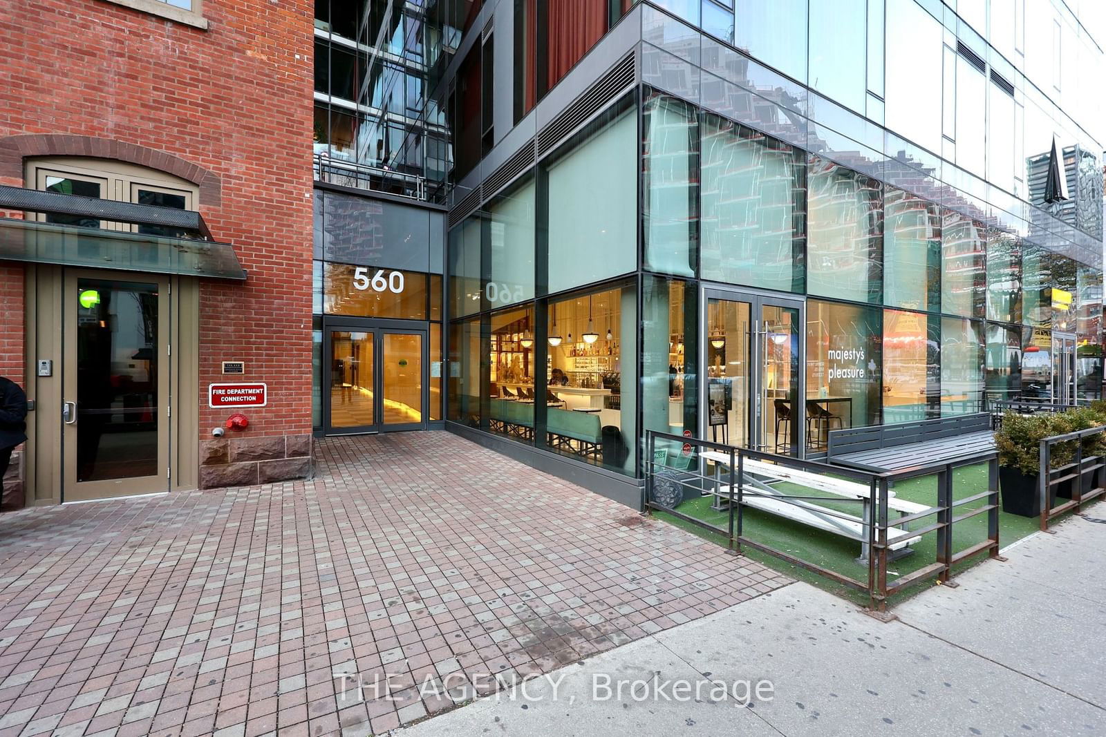 560 King St W, unit 1011 for sale