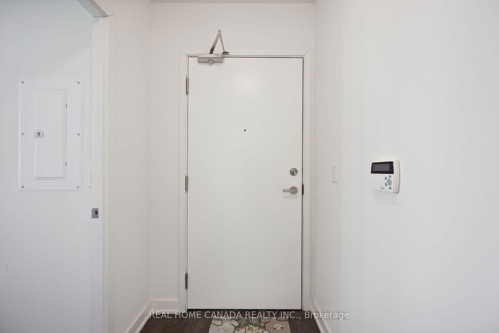 99 Broadway Ave, unit 2709 for rent